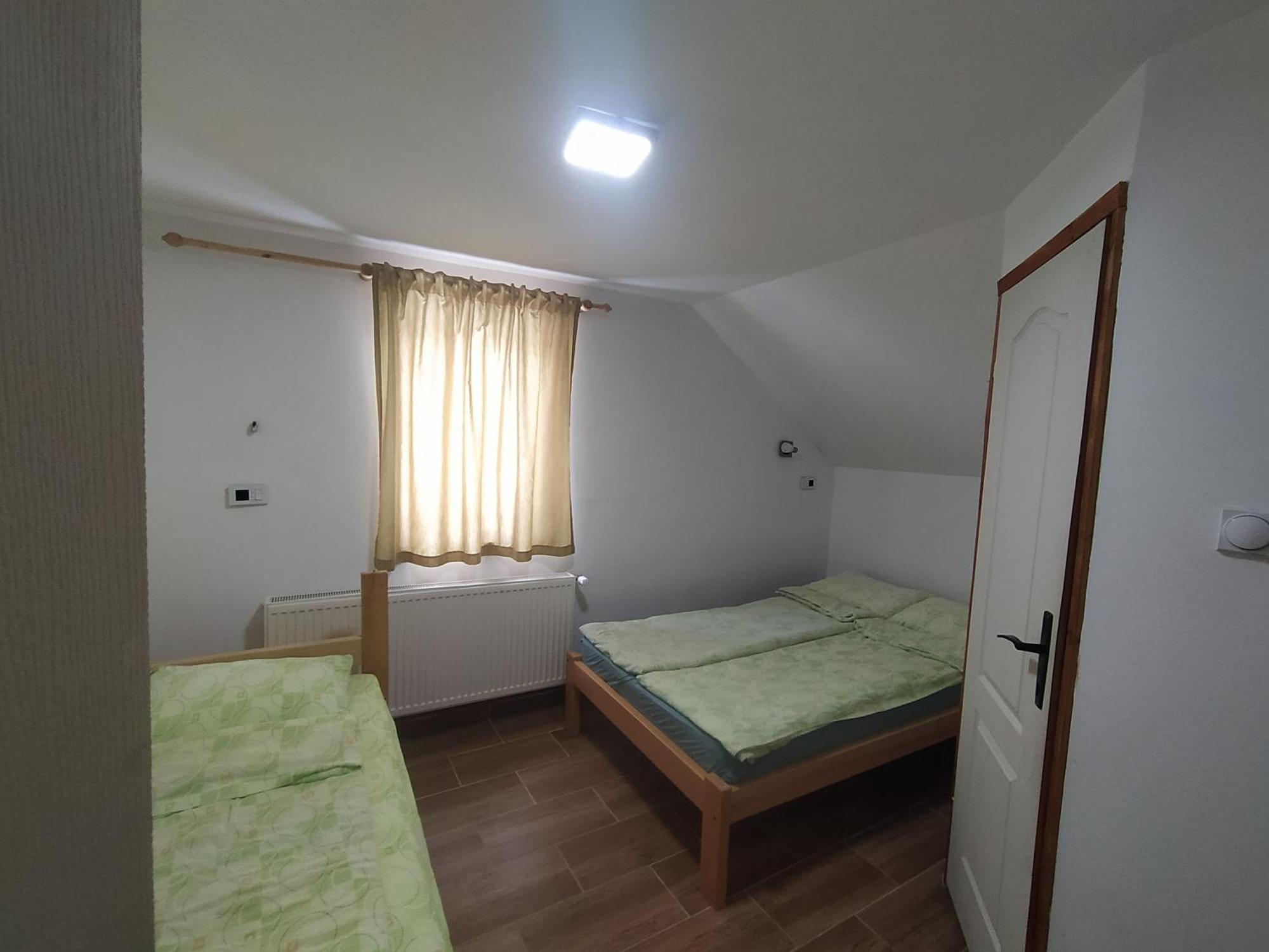 Domacinstvo Kod Gere Acomodação com café da manhã Crni Vrh Quarto foto