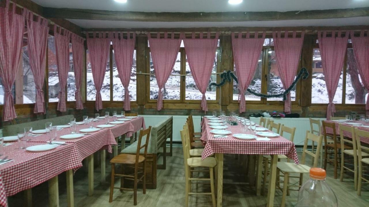 Domacinstvo Kod Gere Acomodação com café da manhã Crni Vrh Exterior foto